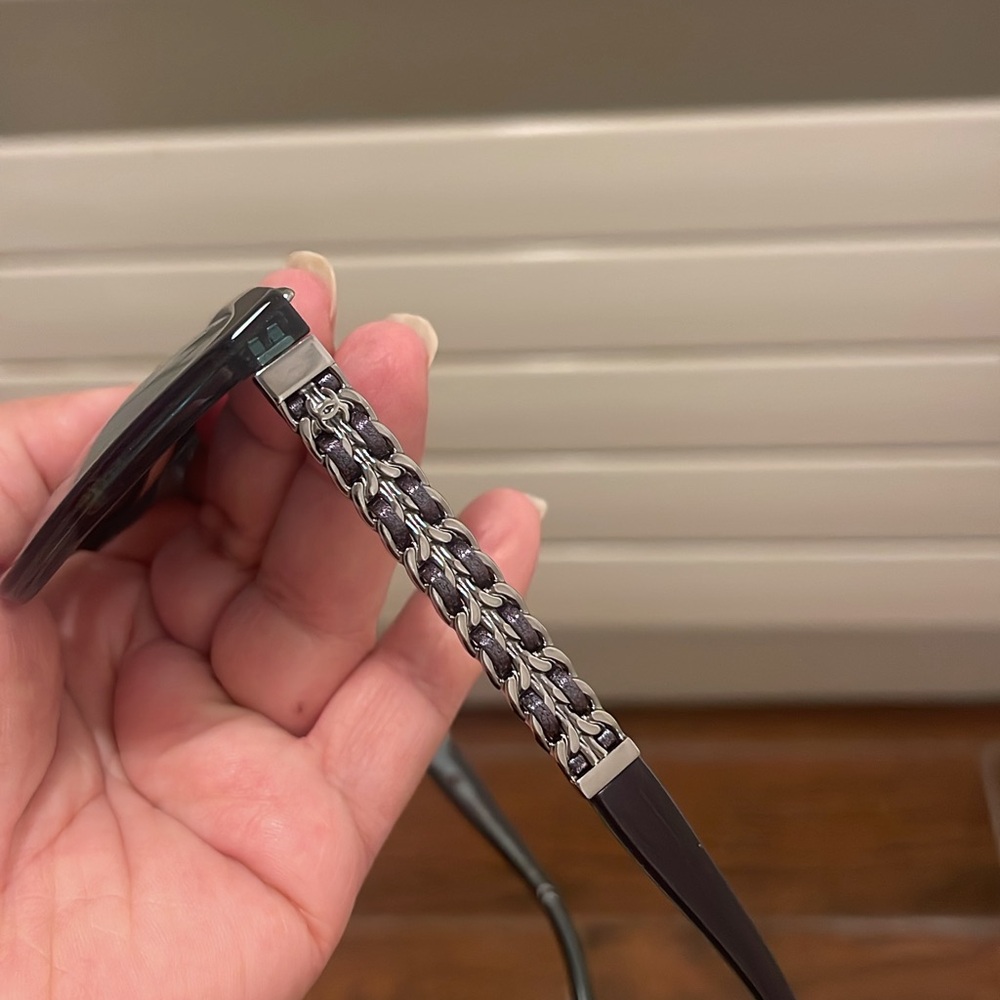CHANEL Black Frame with Silver Lenses Sunglasses - Picture 2 of 3